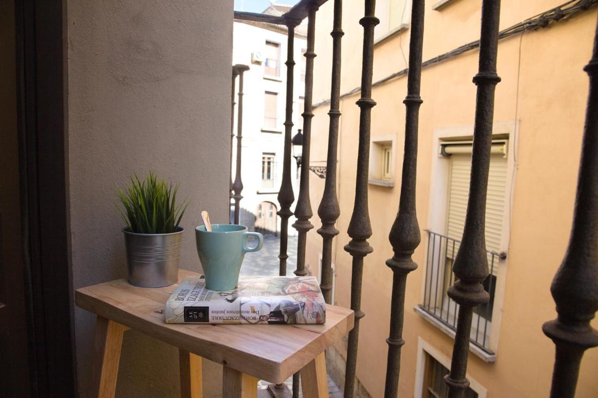 Apartamento Palacio Descalzos Tudela Exterior foto